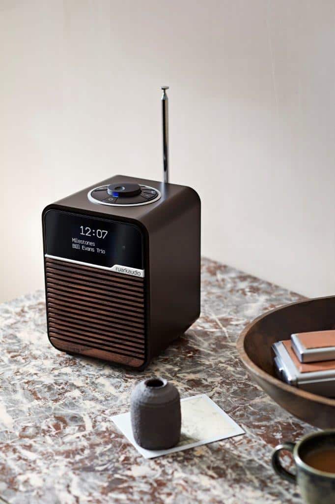 Ruark-Audio-R1-MK4-01.jpg Ruark-Audio-R1-MK4-01.jpg