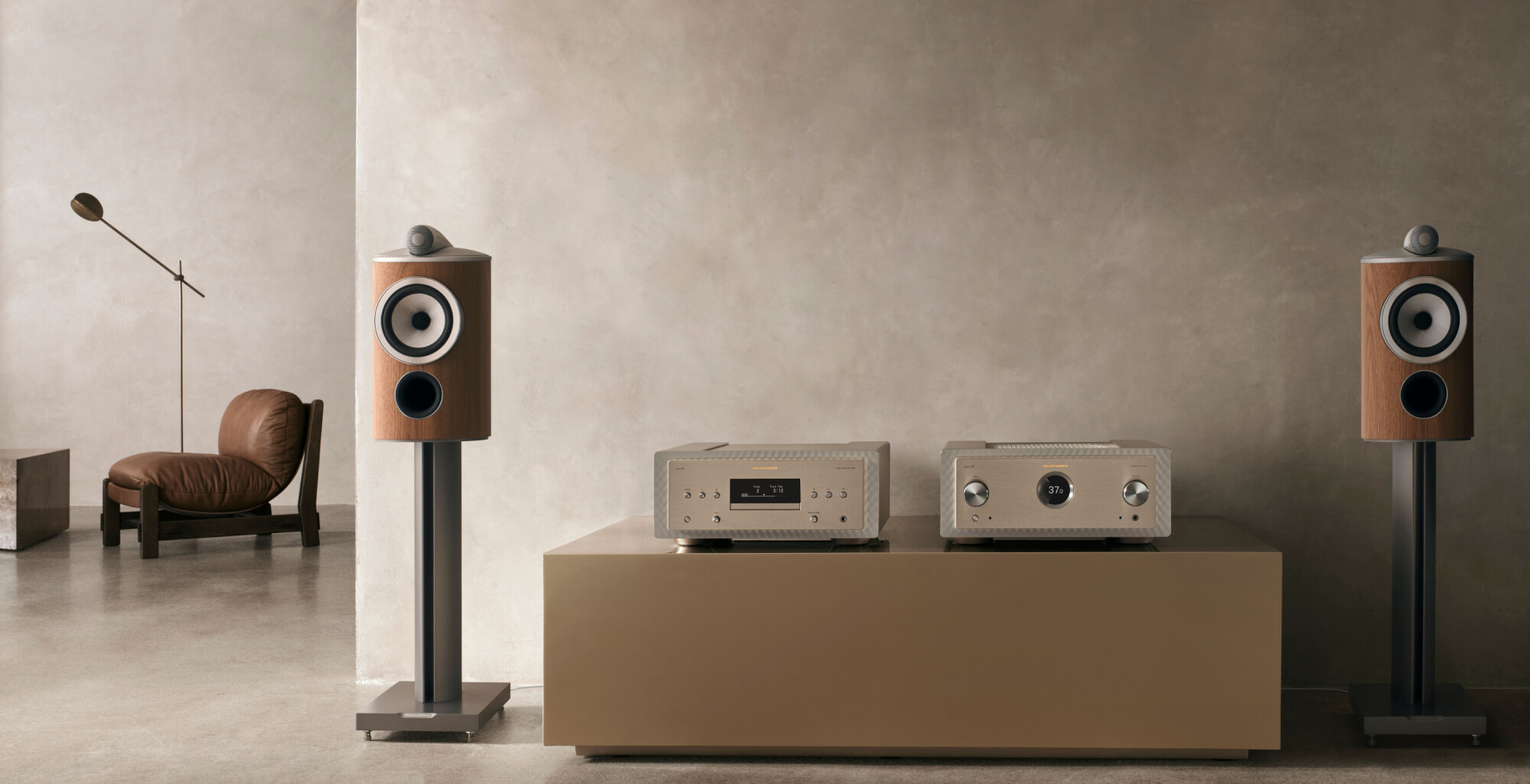 Low--Marantz - MODEL 10 SACD 10 - Marantz Champagne - Location 10 - 16x9 Low--Marantz - MODEL 10 SACD 10 - Marantz Champagne - Location 10 - 16x9