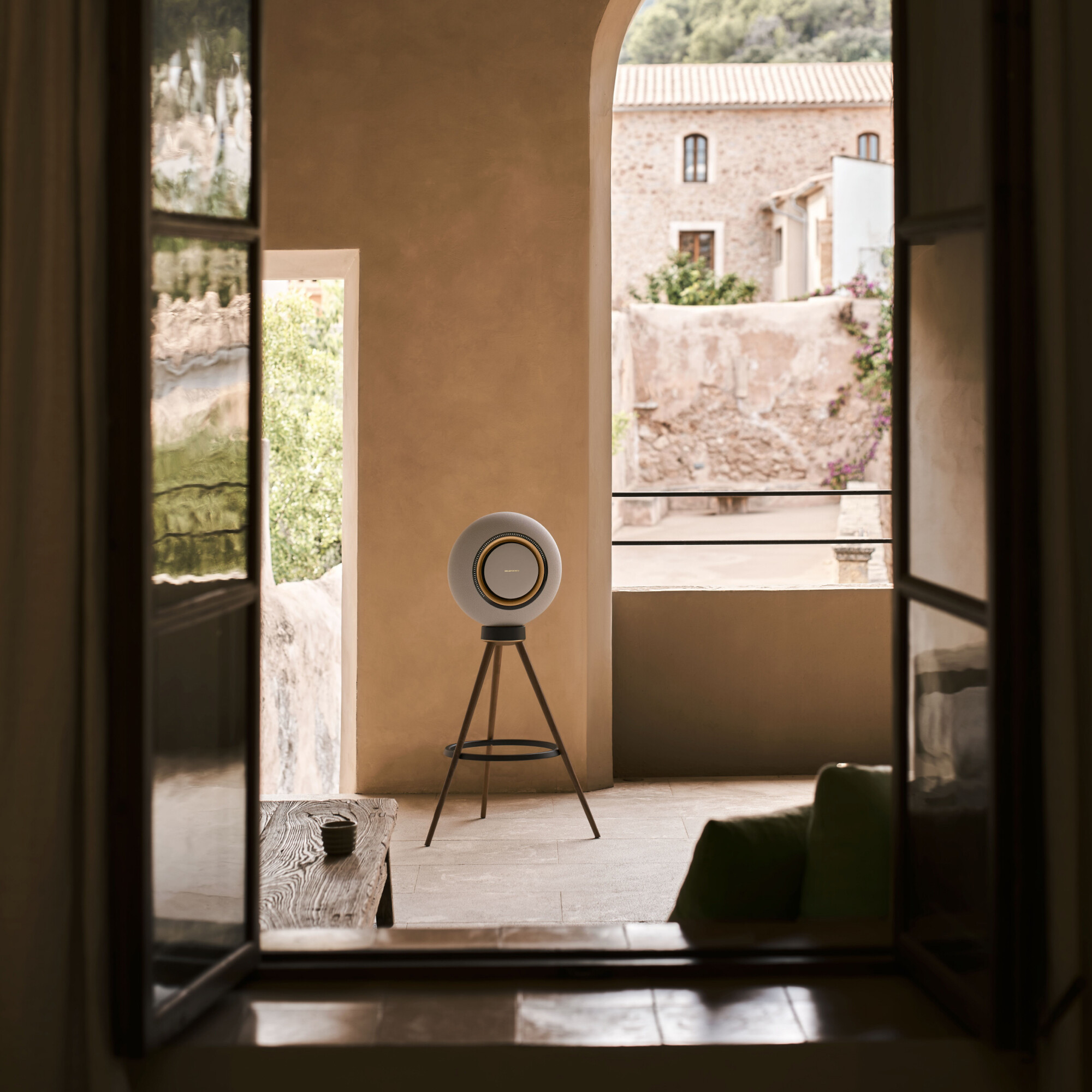 Low--Marantz Horizon - Moon Ray - Location 11 - 1x1 Low--Marantz Horizon - Moon Ray - Location 11 - 1x1