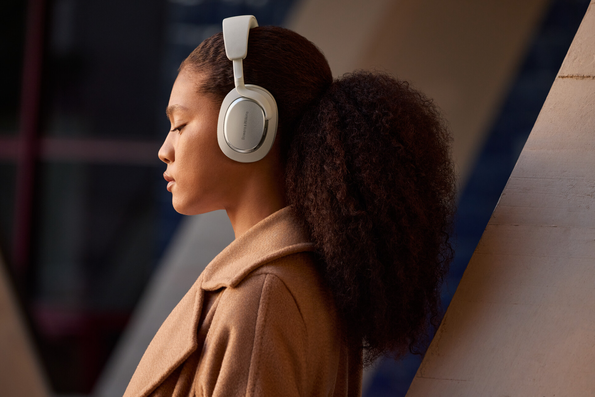 Low--B&W - Px7 S3 Canvas White - Campaign 9 Low--B&W - Px7 S3 Canvas White - Campaign 9