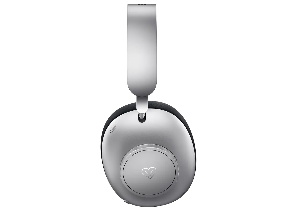 Loewe_leo_side_blue Loewe_leo_side_blue