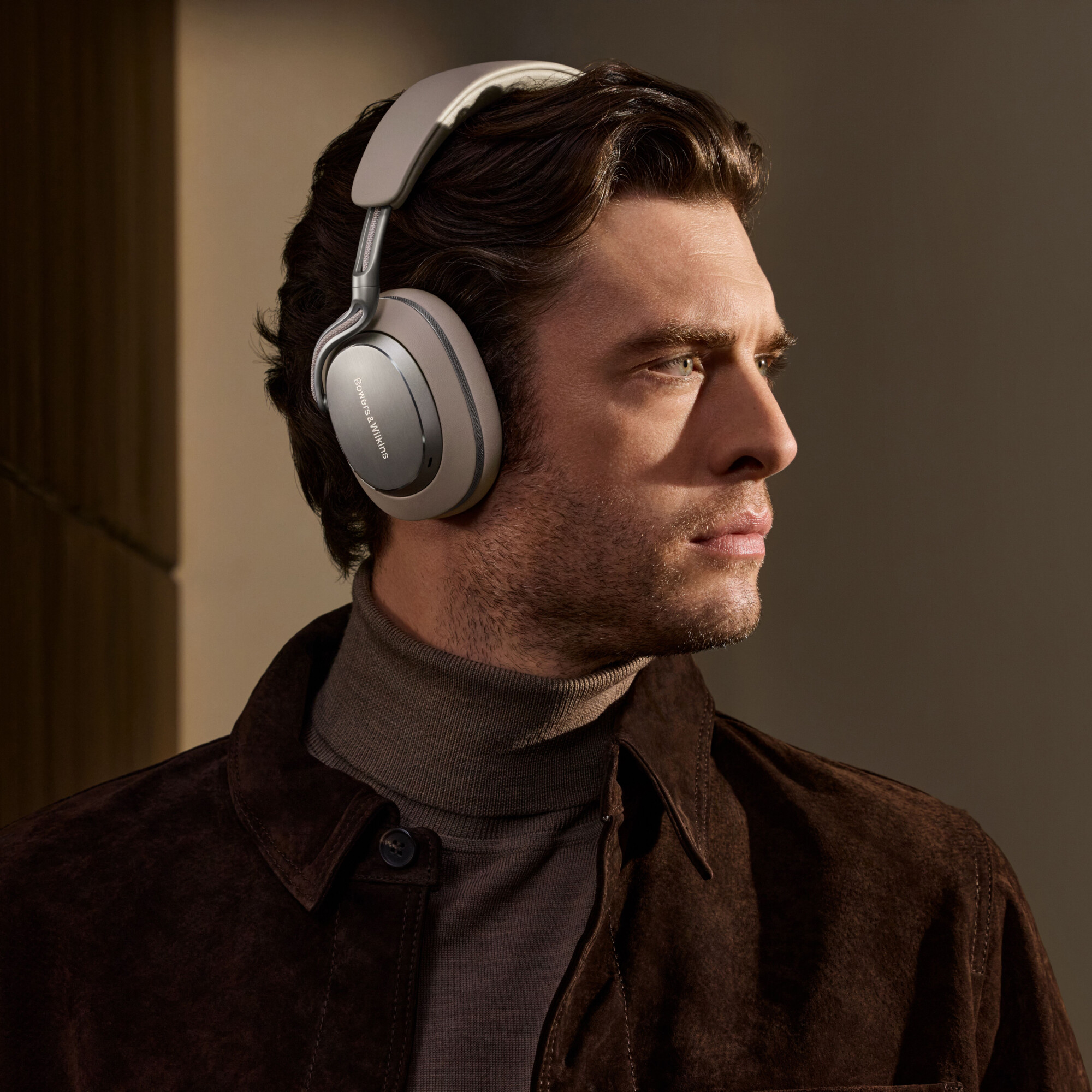 Low--B&W - Px8 S2 Warm Stone - Campaign 5 - 1x1 Low--B&W - Px8 S2 Warm Stone - Campaign 5 - 1x1