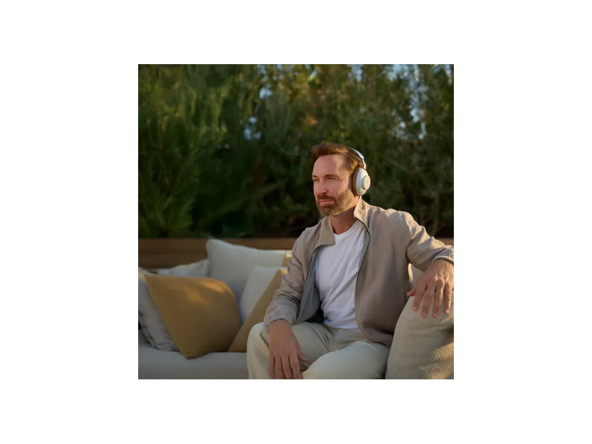 Press Image - Loewe_Loewe leo Headphones_David Guetta Press Image - Loewe_Loewe leo Headphones_David Guetta